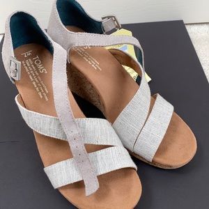 Toms shoes
